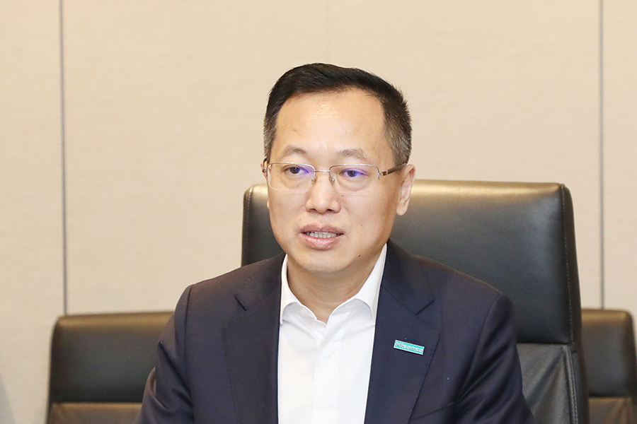 全国人大代表,海信集团控股股份有限公司党委书记,董事长,总裁贾少谦