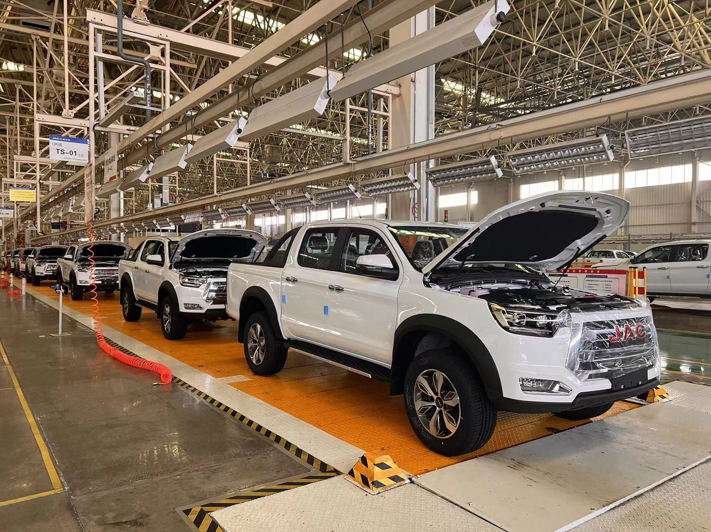 扬州江淮生产线.源浩 摄