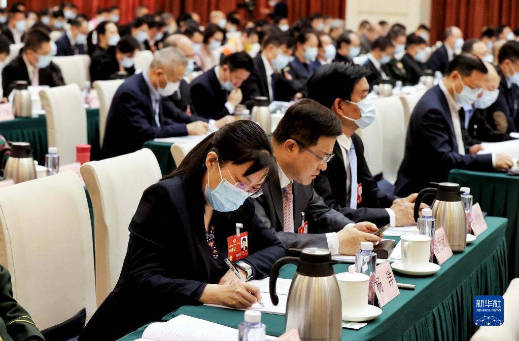 3月9日,全国政协十四届一次会议举行视频会议,委员作大会发言.