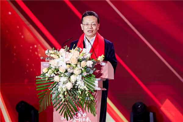 　　中粮集团党组成员、副总裁朱泽