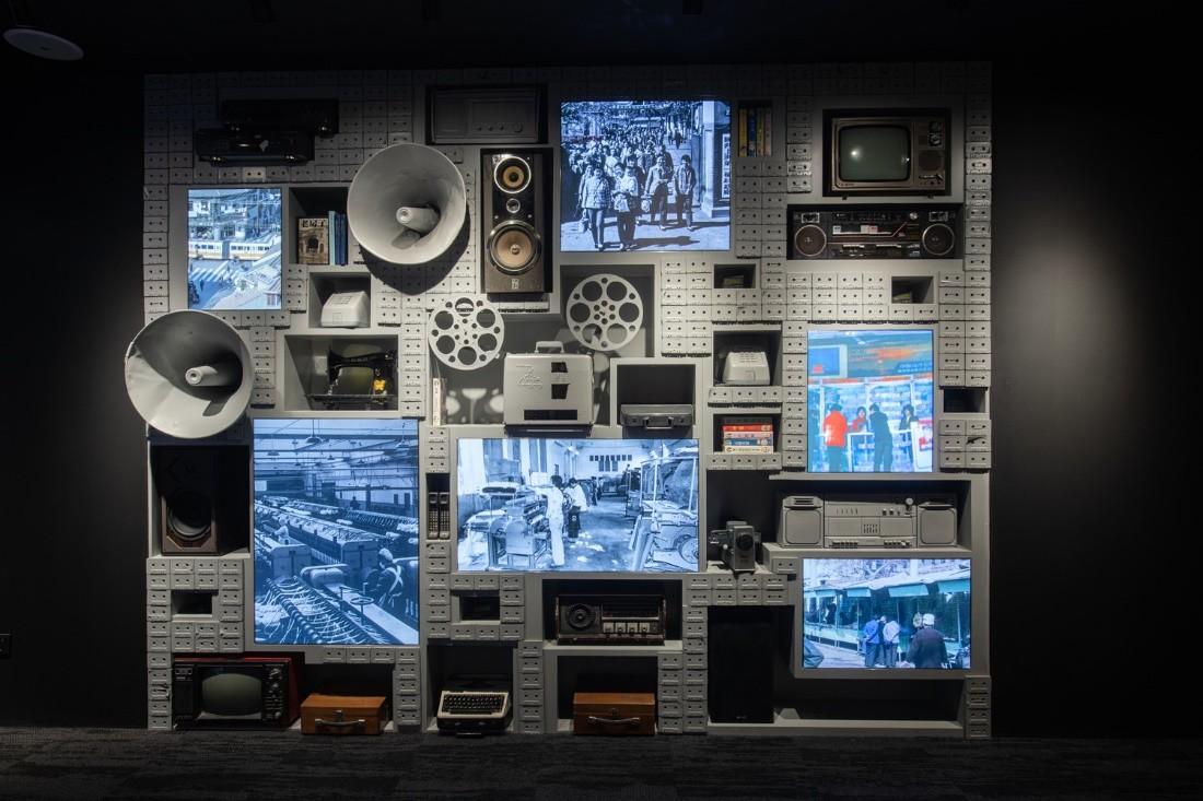 　　(鸿寿坊展厅“地缘记忆”艺术装置)