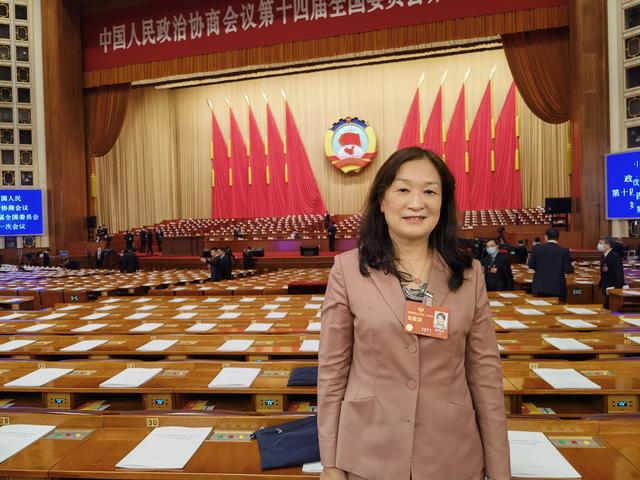 中国工程院院士,湖南工商大学党委书记,湘江实验室主任 陈晓红 受访者