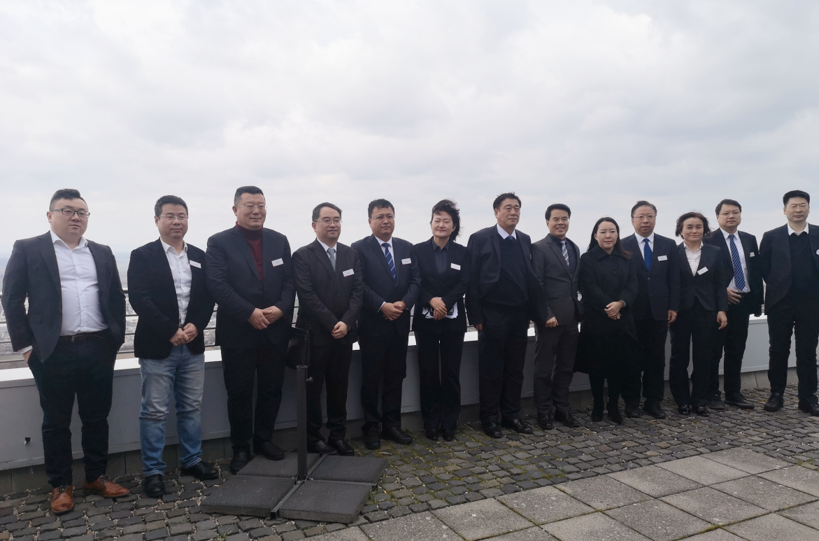 　　唐山市政府领导抵达德国海德堡活动现场