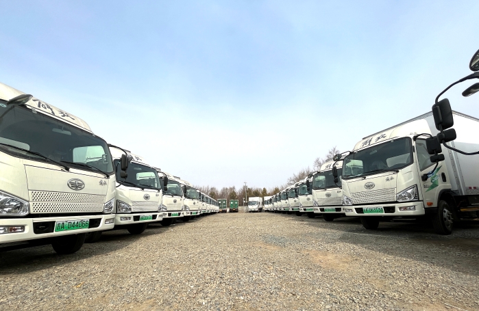 一汽解放j6f纯电物流车批量交付中国邮政