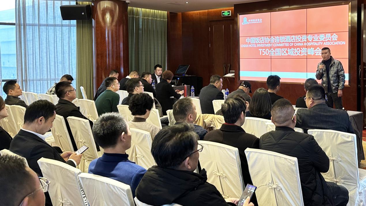 　　图注：东呈集团发展事业群渠道管理部负责人 罗长吉