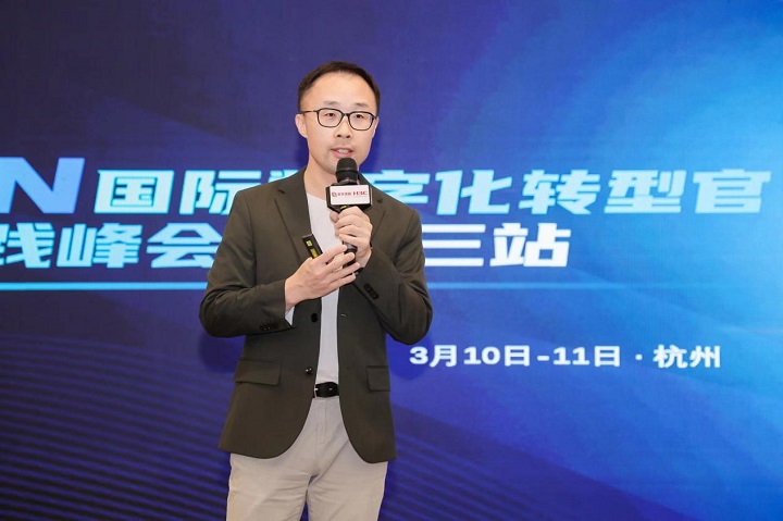 　　肖鹏 前大型高科技央企高管、数字化转型与组织发展专家