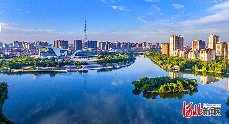 衡水湖水质稳定达到地表水Ⅲ类标准,"一湖碧水"成为城市绿肺.
