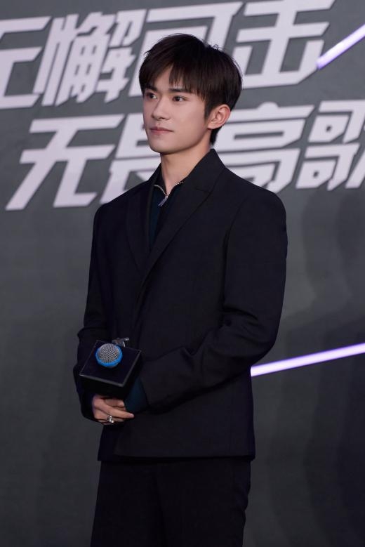 　　[ 清扬品牌代言人易烊千玺亮相发布会]