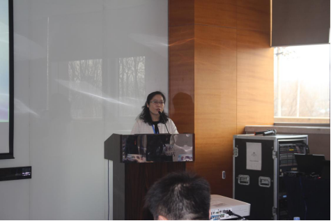 　　北京大学第六医院副院长岳伟华做开幕致辞