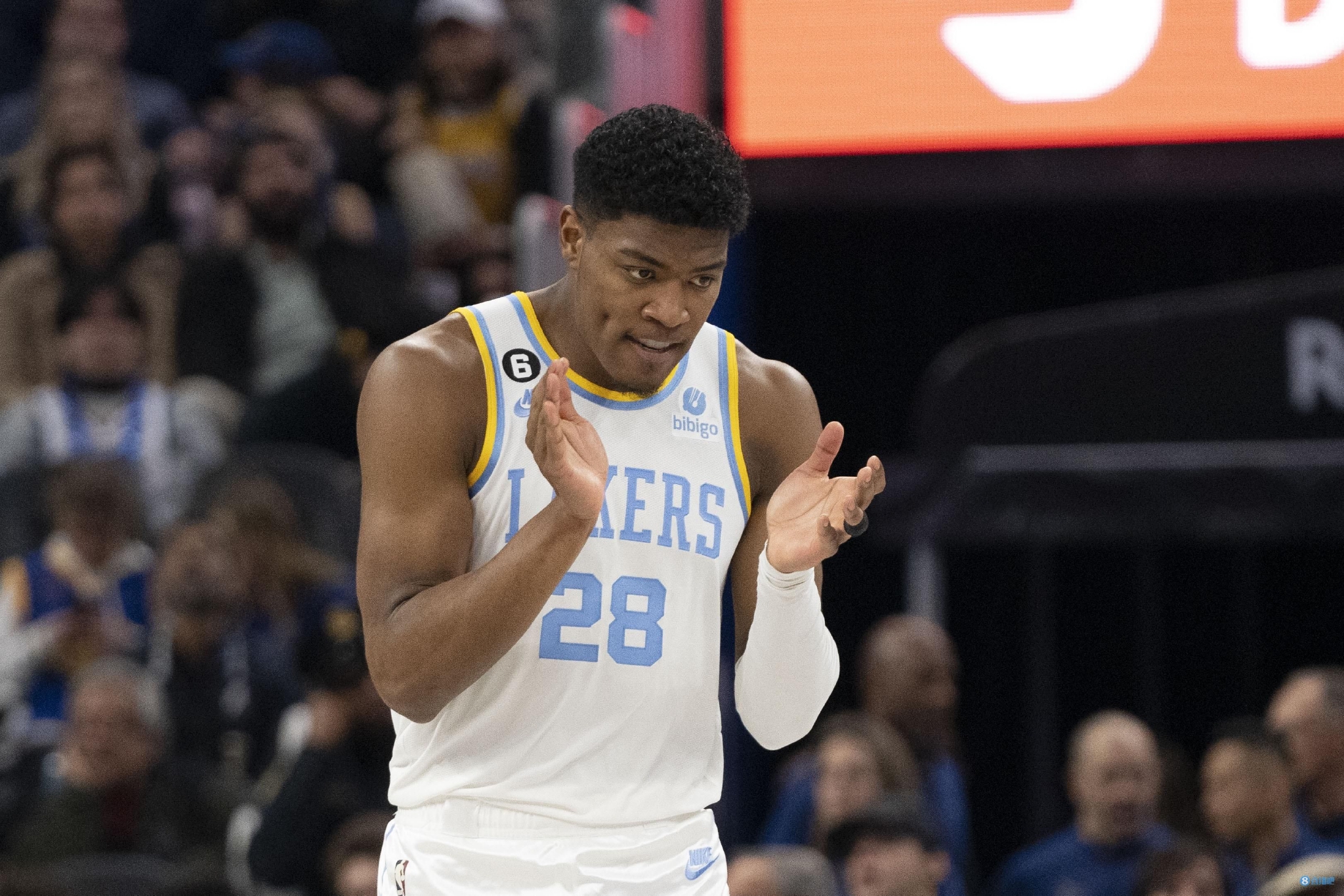 👀湖记:湖人预计会在休赛期留下八村塁_手机新浪网