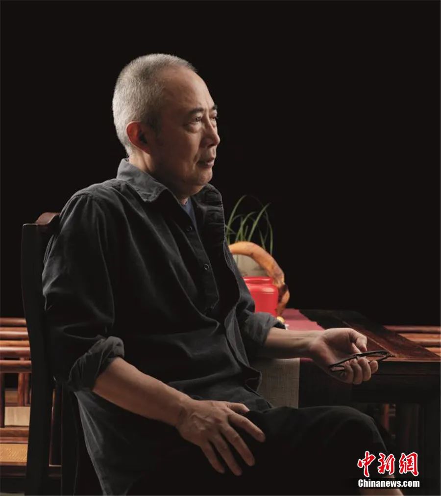 叶兆言坐在南京这张凳子上东西问人物