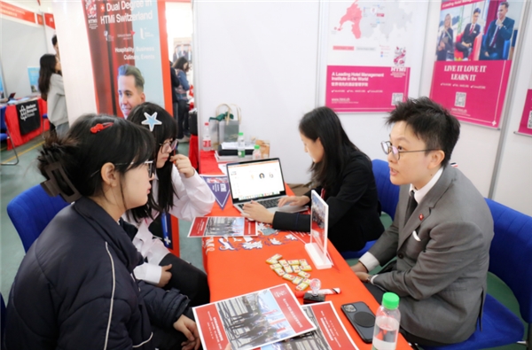 　　稇载而归 硕果累累