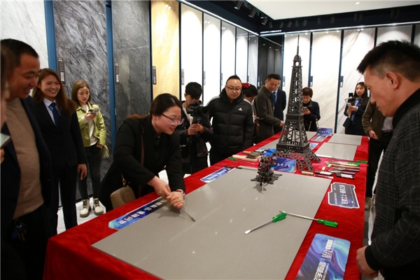 重量级新展厅+爆款星纹素奢——四川夹江,宏宇大业!