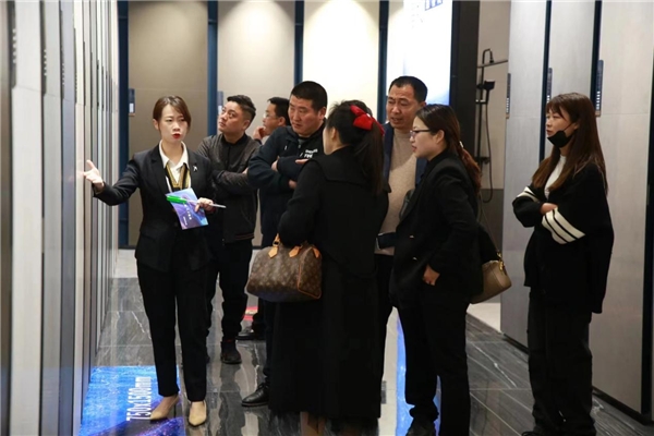 重量级新展厅+爆款星纹素奢——四川夹江,宏宇大业!