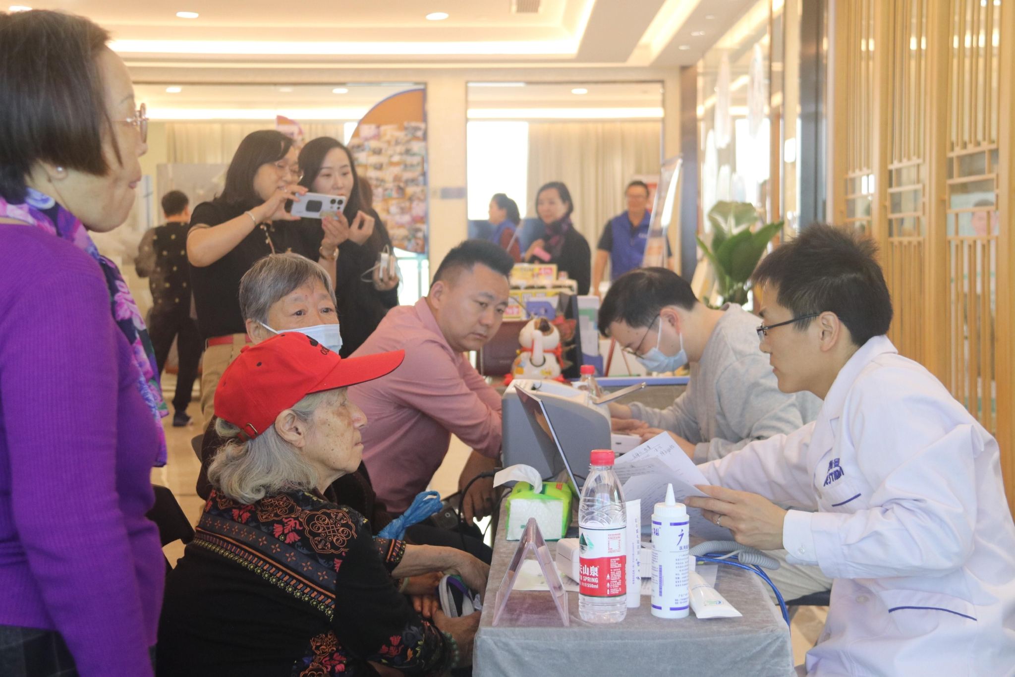 　　(来源：新视线)