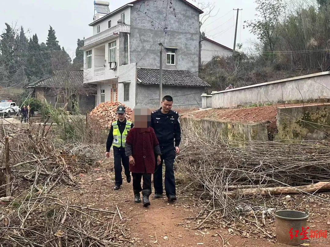 富顺：86岁老人走失山林，警民搜寻12小时找到赴宴后迷路，在废旧仓库度过一夜