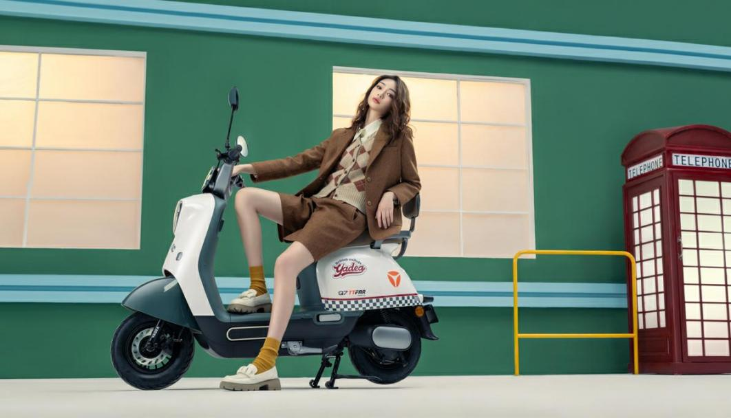 　　雅迪冠能Q7电动车