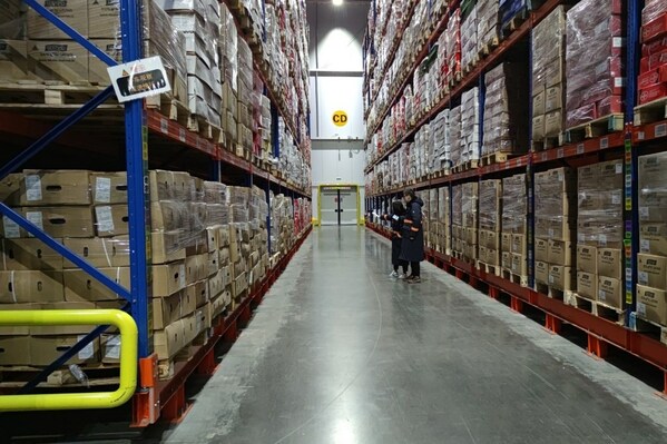 　　万纬宁波北仑冷链园区冷库内景