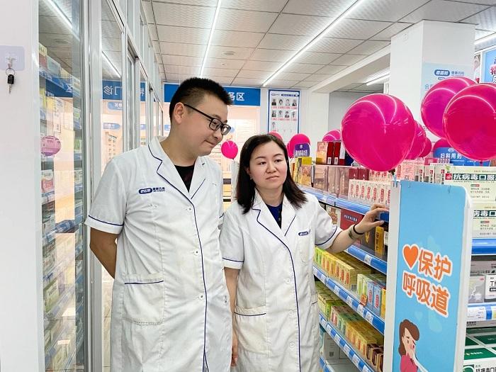 　　(任丹、李彩虹夫妻返乡创业，家庭事业双丰收)