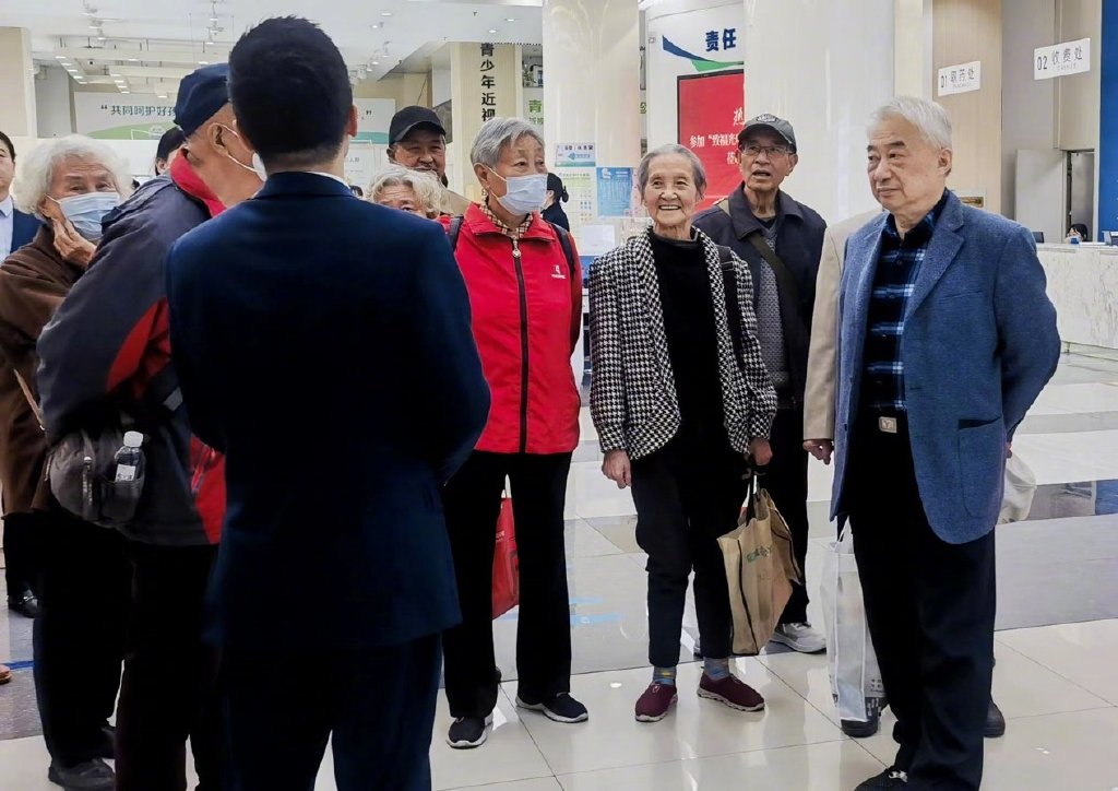 致公党南京市委老归侨参观医院