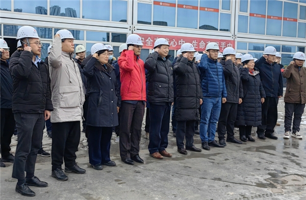 　　▲中信环境技术管理团队在兰州项目百日攻坚战誓师大会现场。