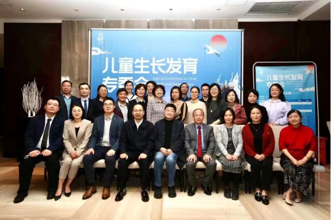　　(儿童生长发育专委会成员合影)