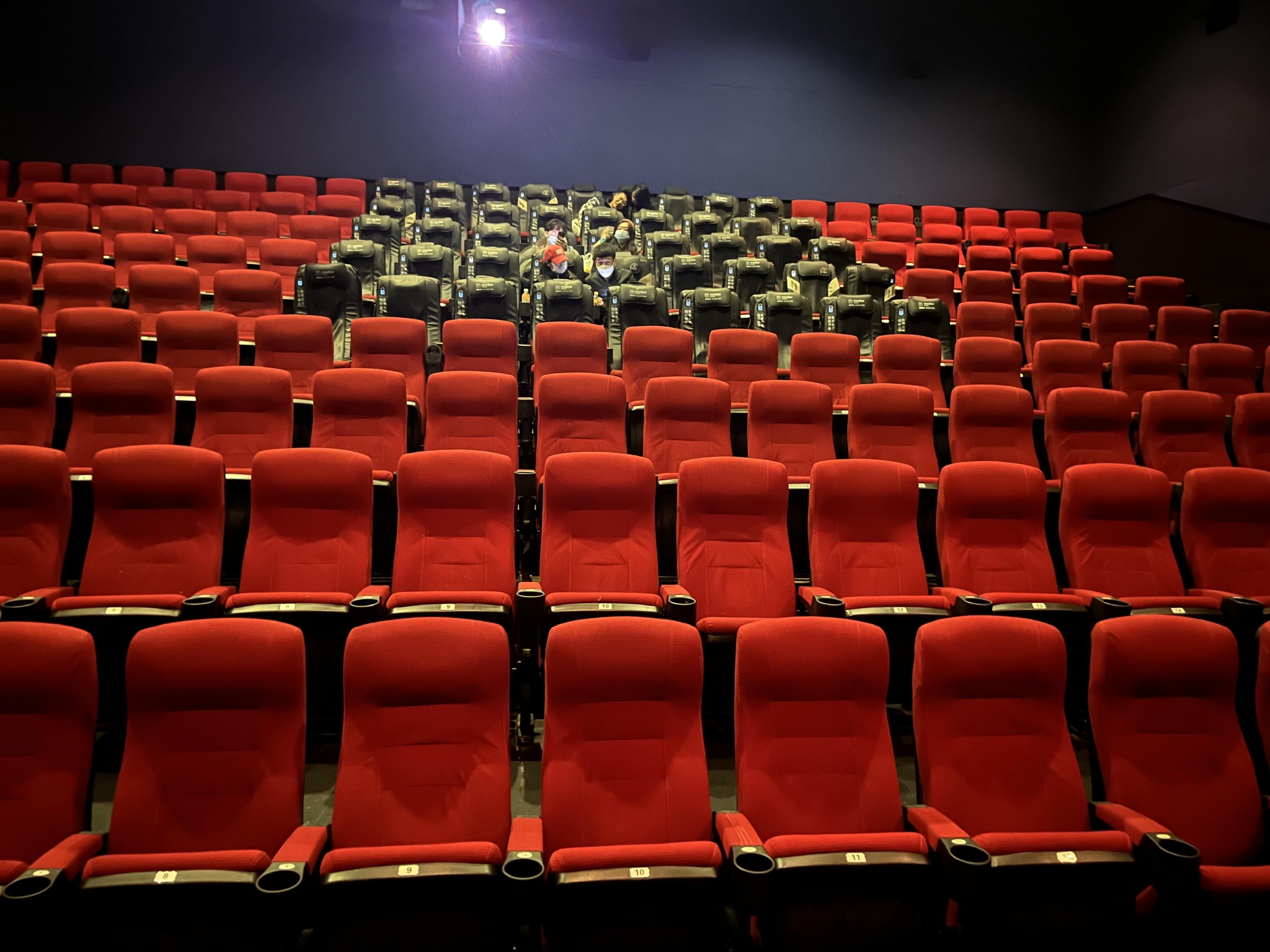 最终伤害的还是消费者和电影行业|万达影城_新浪财经_新浪网