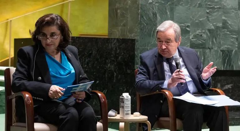©联合国图片 | 联合国秘书长在联合国大会堂与民间社会组织的女性领袖进行对话