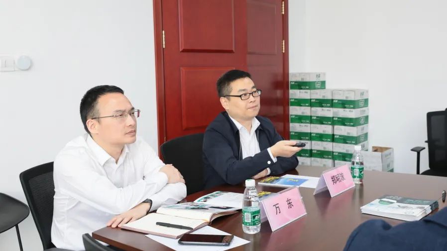 　　△空净视界总经理郑明波会上发言