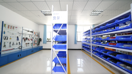 　　库尔勒电站工具间