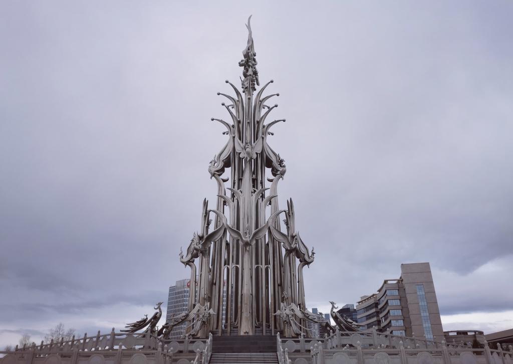 强信心·开新局丨扎根沃土掘"黑金" 冲向"云端"数星辰——来自新疆