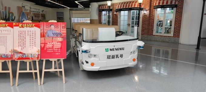 　　无人接驳车-蒙牛