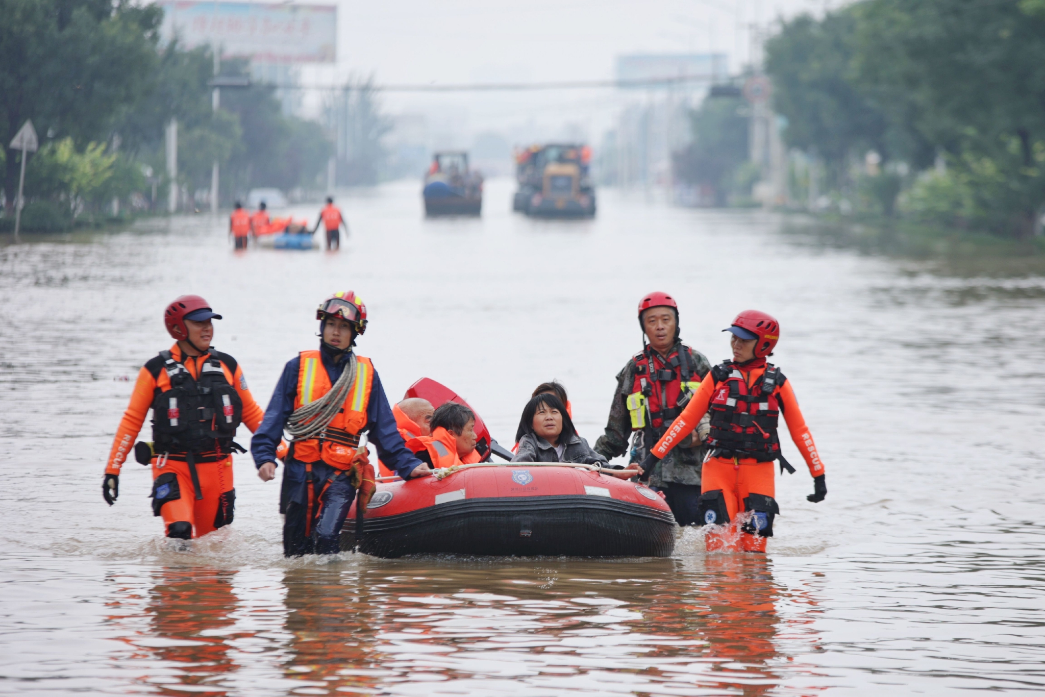 2021年,河南水灾途经牧野区新辉路灾情区.