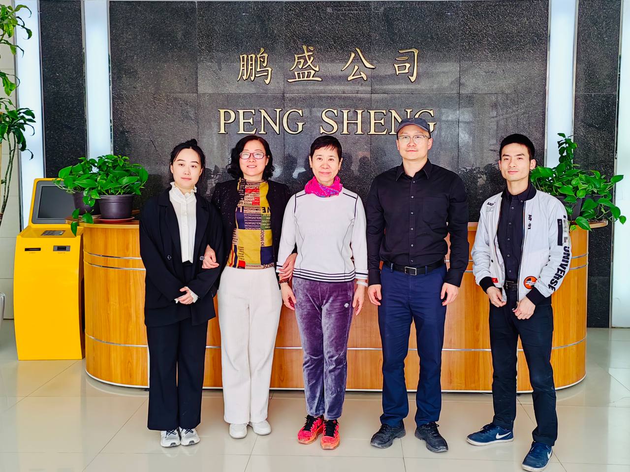 金玉龙参赞率组赴吉扎克州,锡尔河州考察中资企业和项目