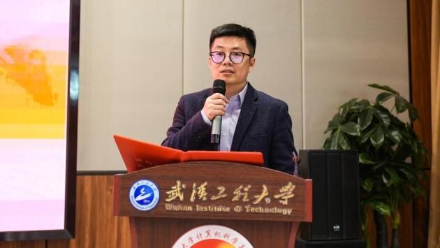 　　金山云副总裁、技术体系负责人钱一峰讲话