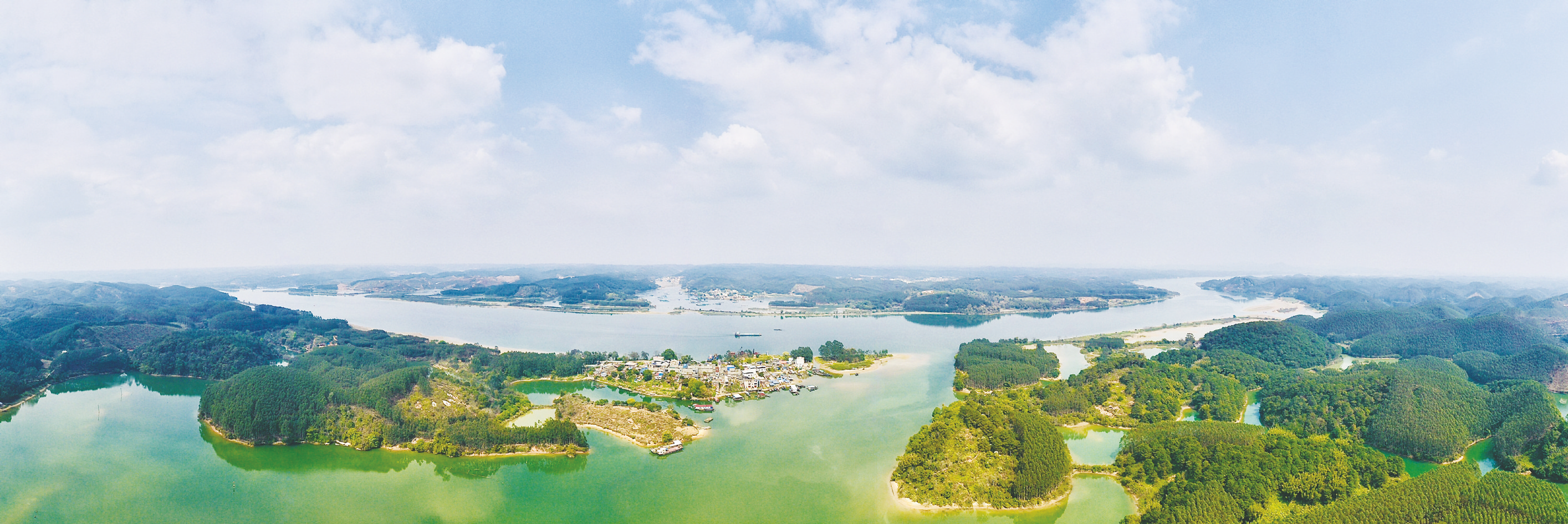 &nbsp;&nbsp;&nbsp;&nbsp;▲南宁横州市西津库区平塘江口