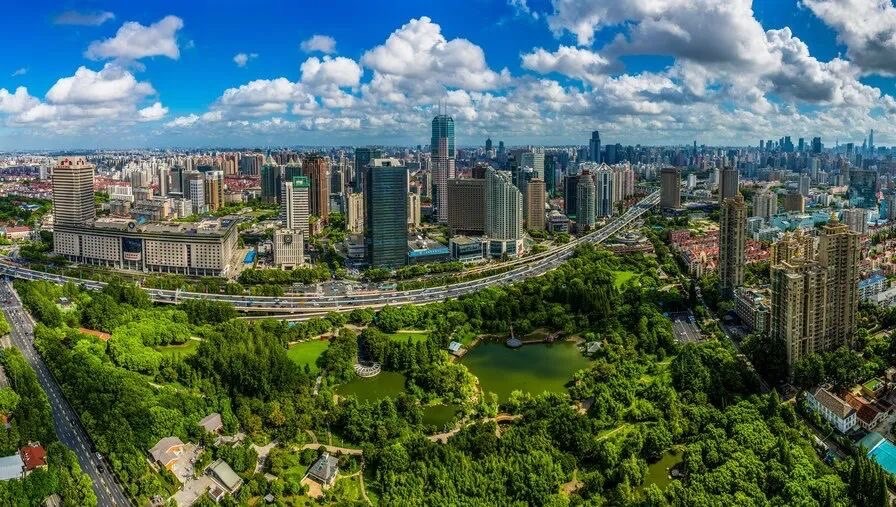 出台两年以来,作为"大虹桥"中上海唯一的中心城区,长宁区锚定"最虹桥"