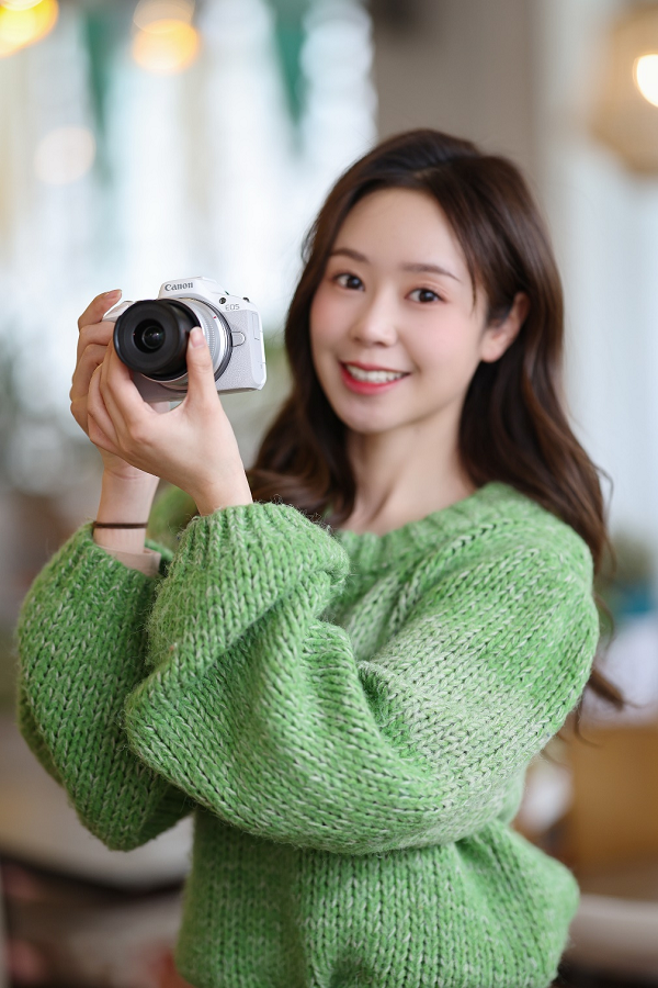 颜值超高的“小白兔”EOS R50白色款,非常适合女生