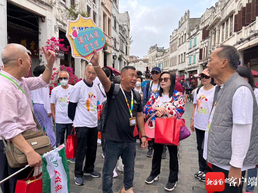 海南迎来首个入境旅游团 游客开启3天2晚琼北之旅|海南省_新浪财经