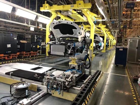 攀越门槛电子消费类产品,汽车制造,是当下上海协作机器人的集中应用