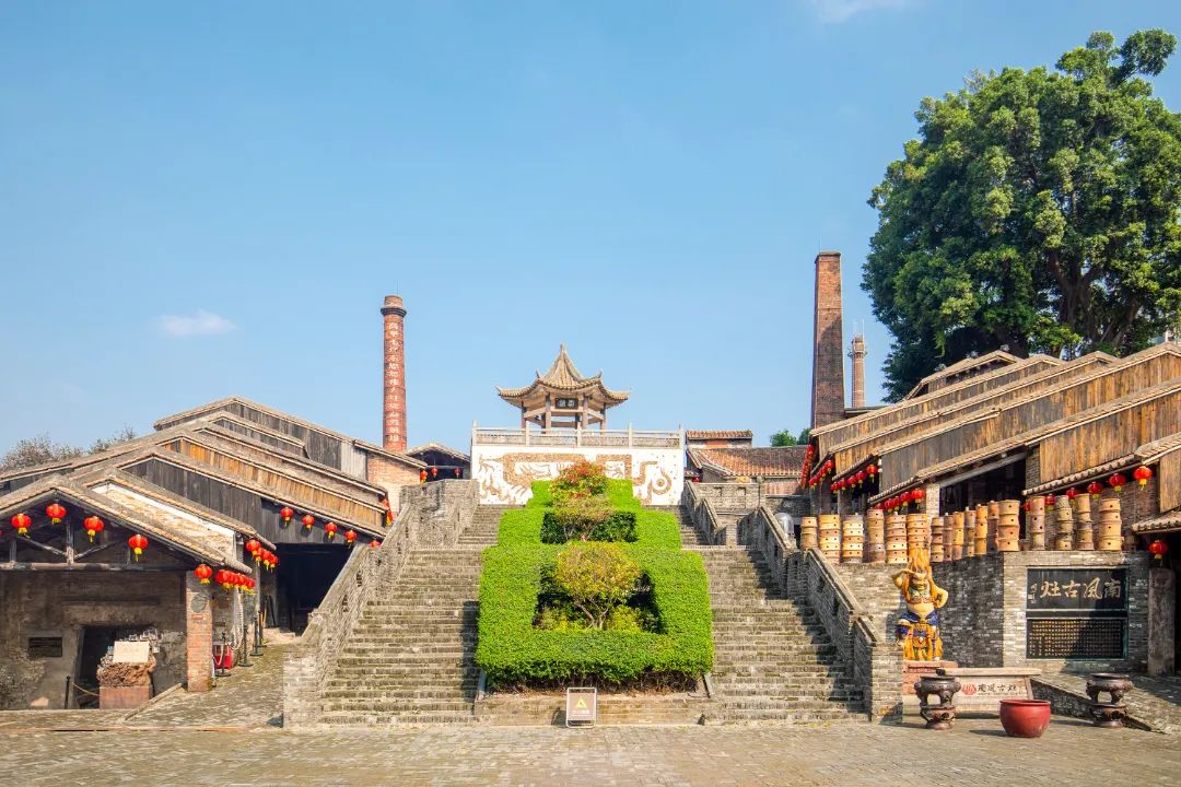 南风古灶景区所在的佛山石湾更被称为"南国陶都".符诗贺/摄