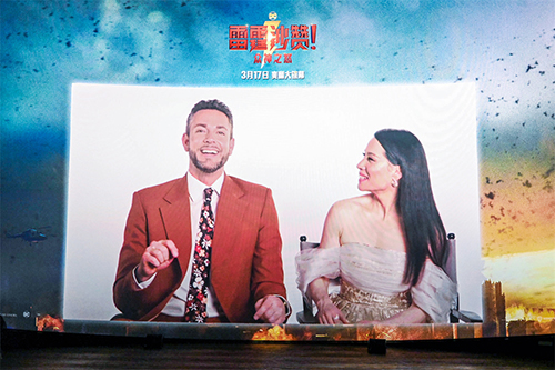 1679215709634039.jpg 扎克瑞·莱维和(hé)刘玉玲现场互动(dòng).jpg