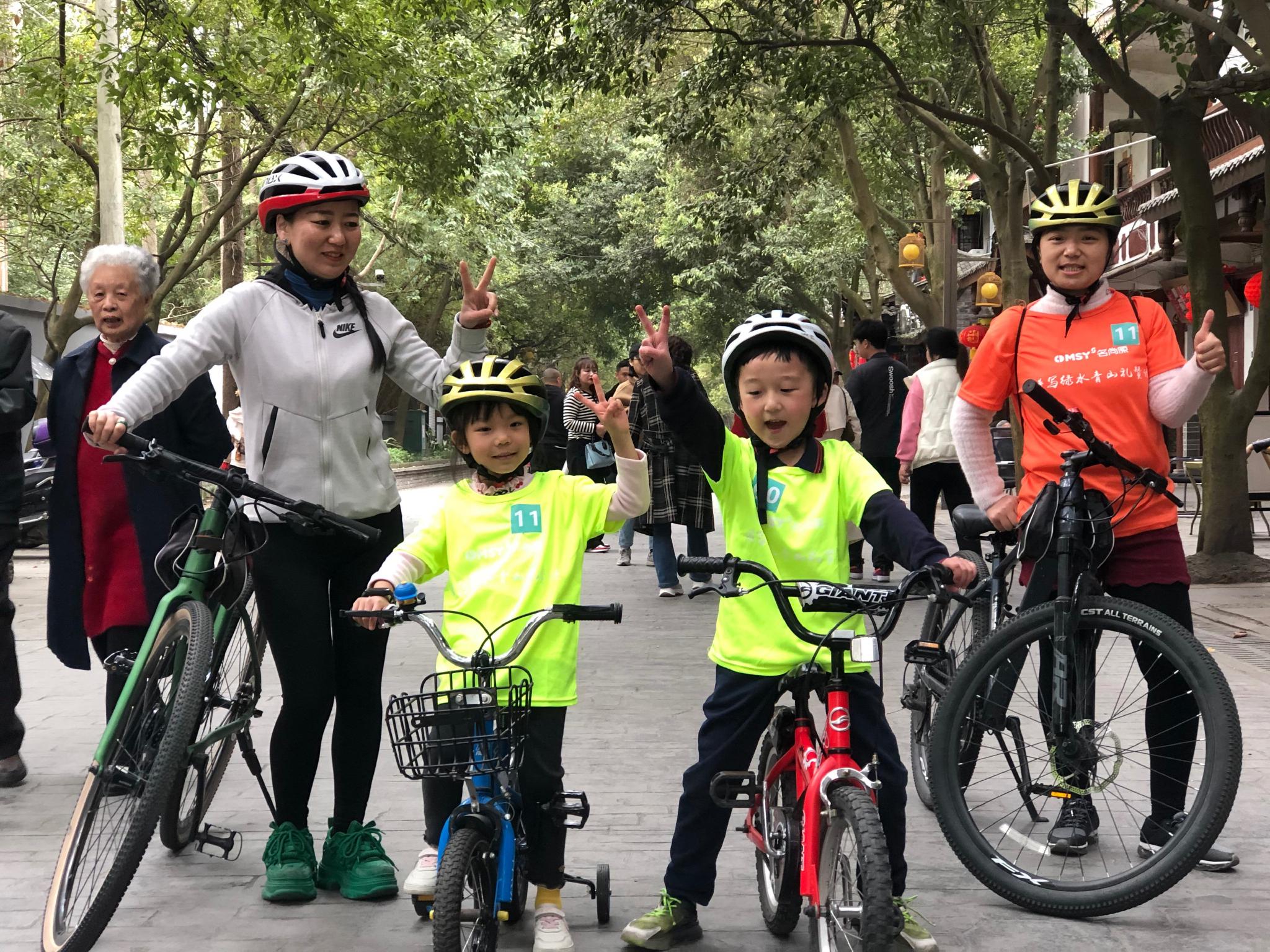 春日新耍法 尽享亲子骑行乐趣|成都市_新浪财经_新浪网