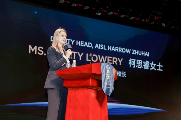 　　哈罗珠海副校长柯思睿女士