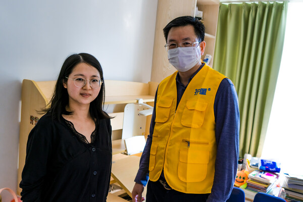 　　护童董事长杨润强入户服务