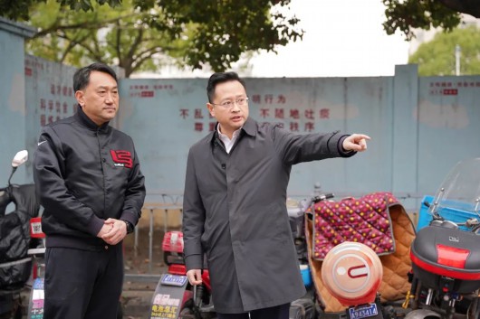 3月19日下午,区委副书记,区长袁泉以"四不两直"方式,深入农贸市场