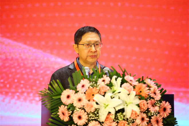 　　陕西省航空学会秘书长、西北工业大学教授钟诚文发言供图西安爱邦电磁技术有限责任公司