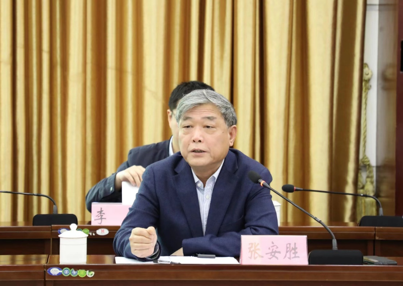 海南省教育厅副厅长李燕仪,定安县委书记刘峰松,县委副书记,县长