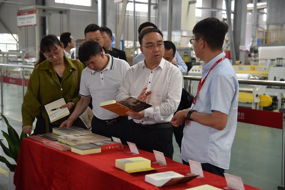 六盘水市钟山区区委书记李仕强一行考察调研广州东方雨虹|六盘水市