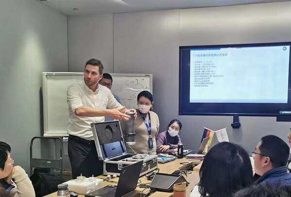 　　TUV南德Ing. Kristof De Gersem先生审核确认技术方案